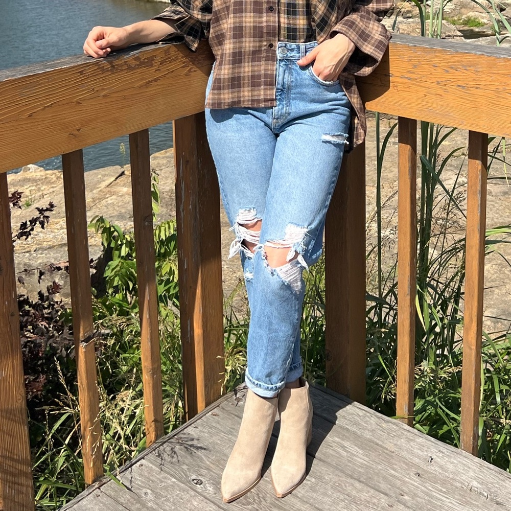Billie Distressed Mom Jean